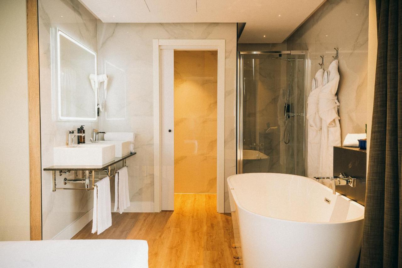 Junior Suite with Sea View,1656170582:JPEG